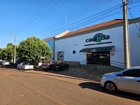 Galpão à venda em Gurinhatã, Centro, com 2700 m²